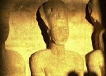 تعامد الشمس على وجه الملك