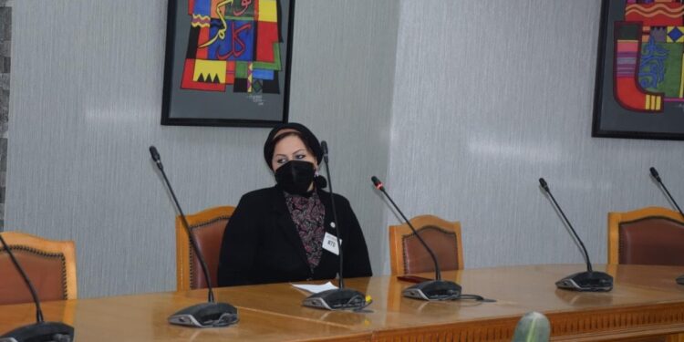 استكمال المقابلات الشخصية لمرشحي مسابقة الموظف المثالى بجامعة حلوان