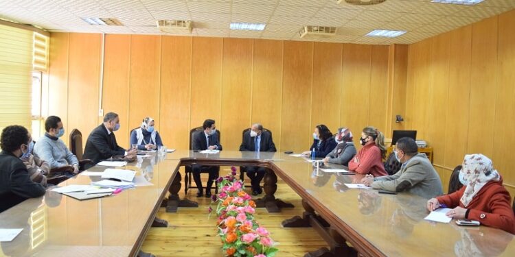 اجتماع مجلس كلية الإعلام برئاسة رئيس جامعة بني سويف