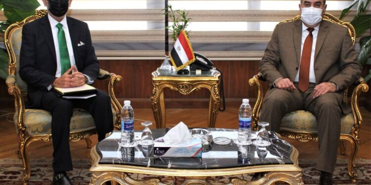 وزير الطيران المدنى