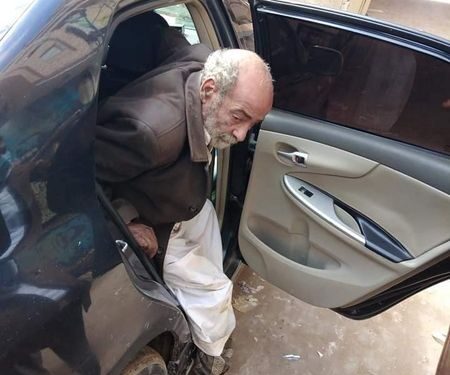 التدخل السريع بتضامن الغربية ينقذ مواطن بلا مآوى وايداعه بدار المسنين والعجزه بطنطا