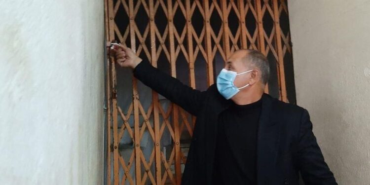 حملات مفاجئة بدمنهو غلق وتشميع ٥ مركز للدروس الخصوصية