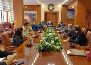 مناقشة مخطط إنشاء سوق حضارى بمنطقة الأمل وفاطمة الزهراء بالضواحى ببورسعيد