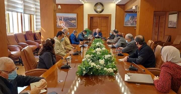 مناقشة مخطط إنشاء سوق حضارى بمنطقة الأمل وفاطمة الزهراء بالضواحى ببورسعيد