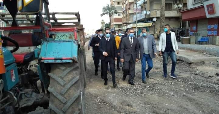محافظ كفرالشيخ يتفقد بدء رصف طريق سخا وتطوير الشوارع والمحاور الجديدة