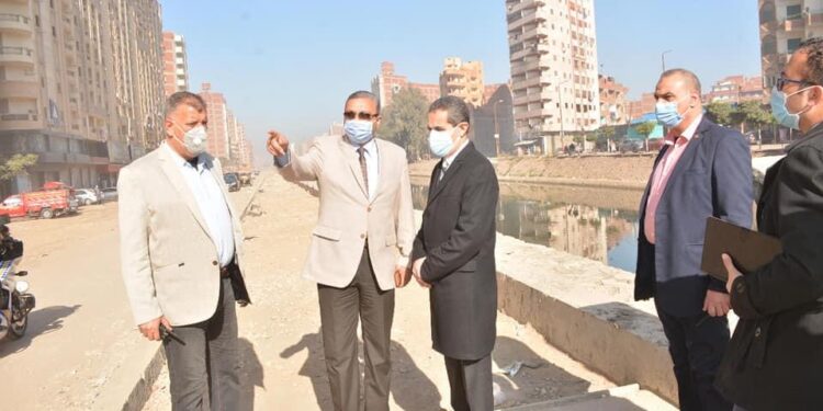 محافظ الغربية ونائبه في جولة تفقدية بكفر الزيات وطنطا