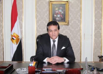 وزير التعليم العالى ينعى الدكتور أكرم العوضى رئيس جامعة حورس