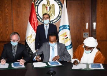 طارق الملا” يشهد توقيع 10 عقود جديدة للبحث عن الذهب باستثمارات أكثر من 11 مليون دولار