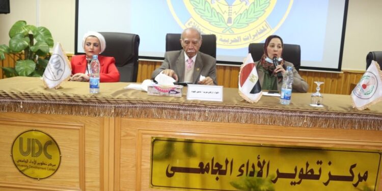 تواصل فعاليات دورة الدراسات الإستراتيجية والأمن القومى بمركز تطوير الأداء الجامعى بجامعة المنصورة