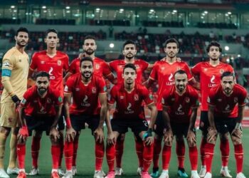 الاهلي بالقميص الاحمر امام بالميراس البرازيلي