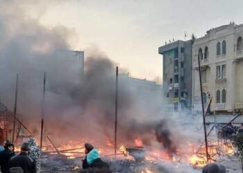 حريق ضخم بأحد منافذ «أمان» بالقرب من قسم شرطة السيدة زينب