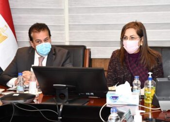 وزيرا التخطيط والتنمية الاقتصادية والتعليم العالى يناقشان الخطة الاستثمارية لوزارة التعليم العالى للعام المالى 2021/2022