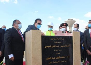 وزير التعليم العالي يضع حجر الأساس لجامعة حلوان الأهلية