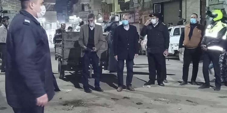 حملة مكبرة لإزالة الإشغالات بشوارع شبين القناطر و تحرير 10 محاضر مخالفة بقيادة محافظ القليوبية