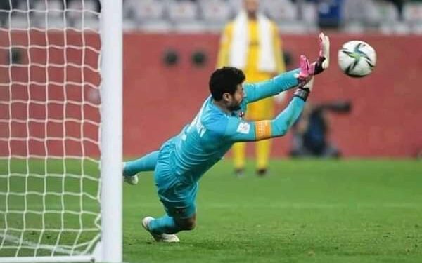 الحارس الذي غادر الأهلي وعاد إليه ليصبح حارسه الأول