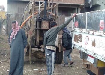 وضع مجسات التربة تمهيدًا للصرف الصحي بقرية كفر طه شبرا قويسنا المنوفية