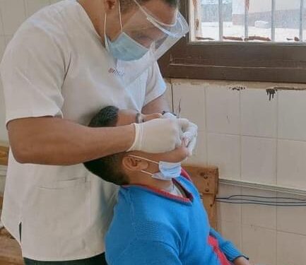 القوافل الطبية للجامعة البريطانية تصل وتقدم خدماتها للأماكن الأكثر احتياجاً بسيناء