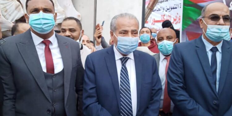 " المصيلحي" و "مختار"و "مجدي الشاطر"يقوم بتفقد مطحن السادات التابع الشركة مطاحن شرق الدلتا