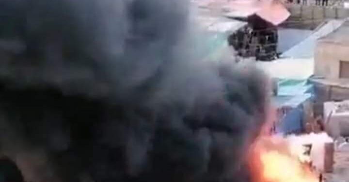 حريق هائل بأحد المحلات المجاورة لمحطة قطارات الزقازيق