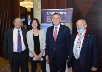 رئيس جامعه عين شمس يفتتح مؤتمر الجمعيه المصريه