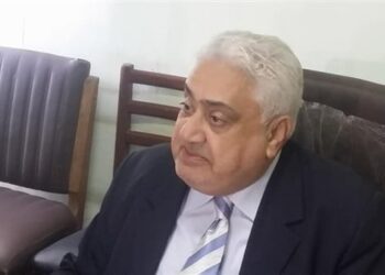 وزير الشباب والرياضة يتبرأ