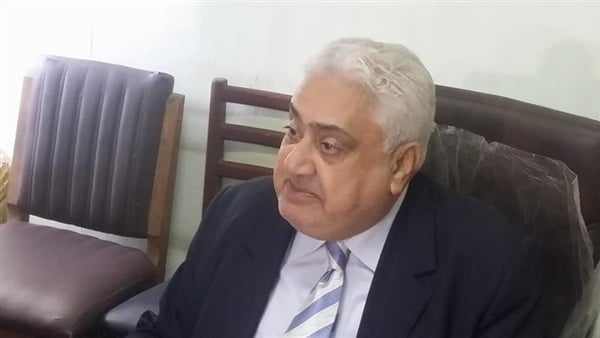 وزير الشباب والرياضة يتبرأ