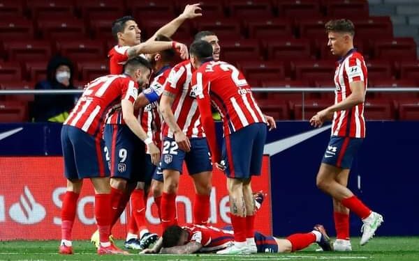 بهدف سواريز وتصدي أوبلاك لركلة جزاء أتلتيكو يلدغ ديبورتيفو ألا فيس