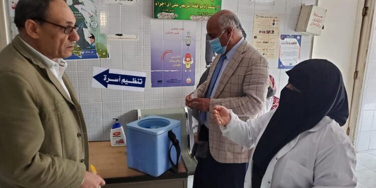 وكيل صحة الغربية يتفقد الفرق الثابتة لحملة تطعيم شلل الاطفال