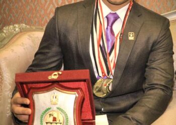 وزير الآثار يكرم يوسف صلاح حسانين لمشاركته في الخدمة الإرشادية بالمتحف المصري