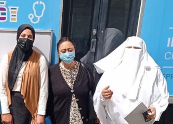 مؤسسة "بدران" و"صحة الفيوم" تنظمان قافلة طبية بقرية " هويدي "