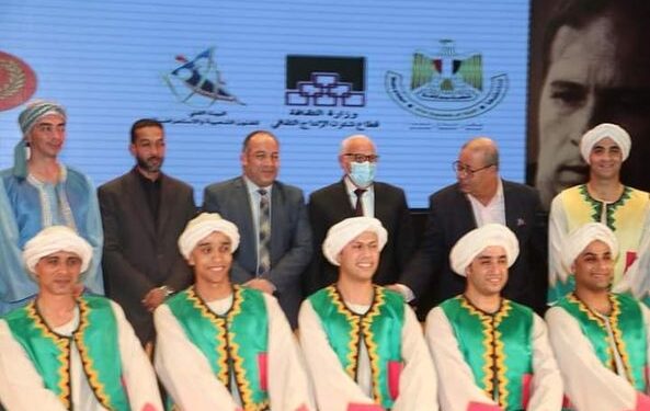 محافظ بورسعيد يشيد