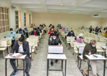 انتهاء امتحانات الفصل الدراسي