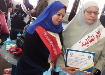 الإتحاد العام لنقابات مصر يكرم الأم المثالية العاملة ببني سويف