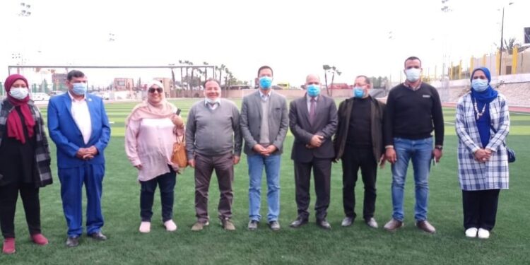 القائم بأعمال رئيس جامعة بنها يتفقد مشروع مبنى المعامل المركزية وتجديد ملاعب الجامعة