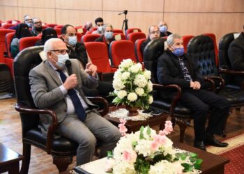 محافظ بورسعيد يتابع مستجدات العمل في تحويل ١٧ محطة وقود للعمل بالغاز الطبيعي