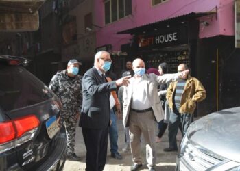 محافظ القليوبية يقوم بجولة مفاجئة بشبرا الخيمة لمتابعة أعمال النظافة والإشغالات 