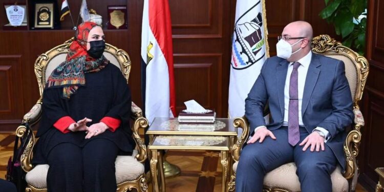 القباج تلتقي محافظ بني سويف في مستهل زيارة المحافظة