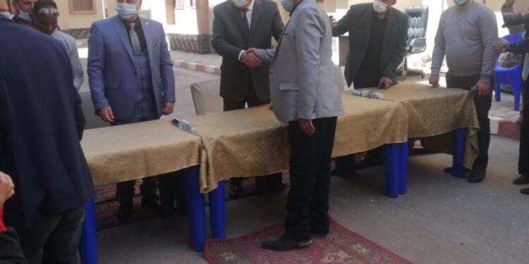 محافظ قنا يسلم 390 وحده من عمارات هو 1