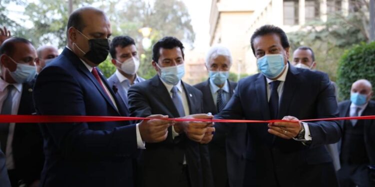 وزير التعليم العالي يفتتح أعمال تطوير وتجديد مبني الاتحاد الرياضي المصري للجامعات