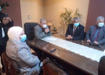 جامعة حلوان تشارك فى تجميل شوارع وميادين حلوان