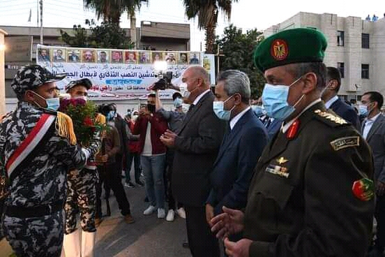 افتتاح النصب التذكاري لأبطال الجيش الأبيض ويكرم أسر شهداء الطواقم الطبية