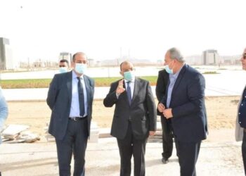 وزير التنمية المحلية يتفقد مبنى الوزارة بالحى الحكومي في العاصمة الإدارية الجديدة
