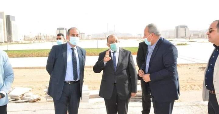 وزير التنمية المحلية يتفقد مبنى الوزارة بالحى الحكومي في العاصمة الإدارية الجديدة