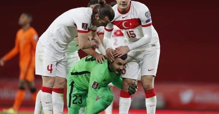 تركيا تفتتح تصفيات أوروبا لكأس العالم 2022 برباعية في مرمى هولندا