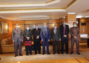 رئيس جامعة الفيوم يستقبل وفد الهيئة القومية لضمان جودة التعليم والاعتماد