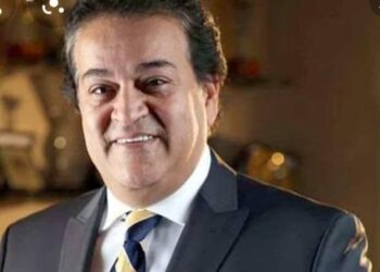 وزير التعليم العالي والبحث العلمي يتلقى تقريرا حول أنشطة معهد البترول المصري