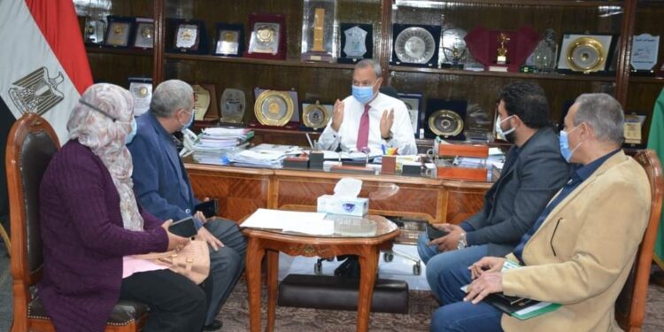 مقترح لتطوير محطة قطار بنها و شوارع المدينة في اجتماع الهجان