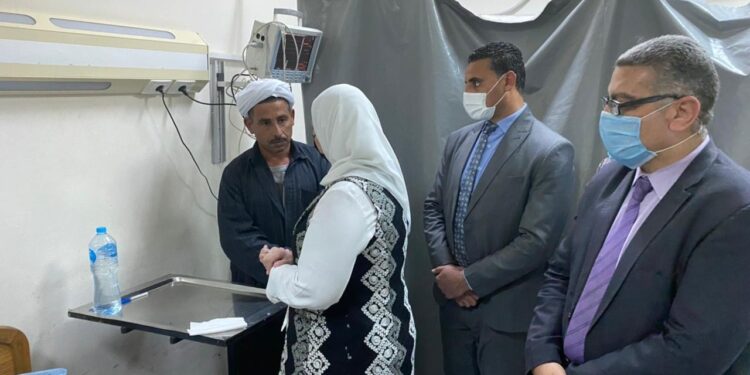 القباج تزور مصابي حريق العبور ..وتقرر صرف ٣٠ ألف جنيه لأسر الضحايا .. و١٥ ألف جنيه لكل مصاب