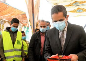 رحمي يشهد انطلاق تعبئة ٧٠٠٠ كرتونة ضمن حملة مصر الخير