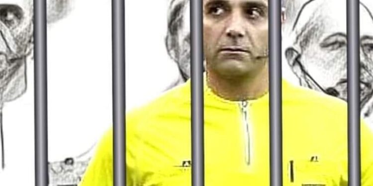 الحكم بسجن حكم كرة قدم! بسبب الرشوة